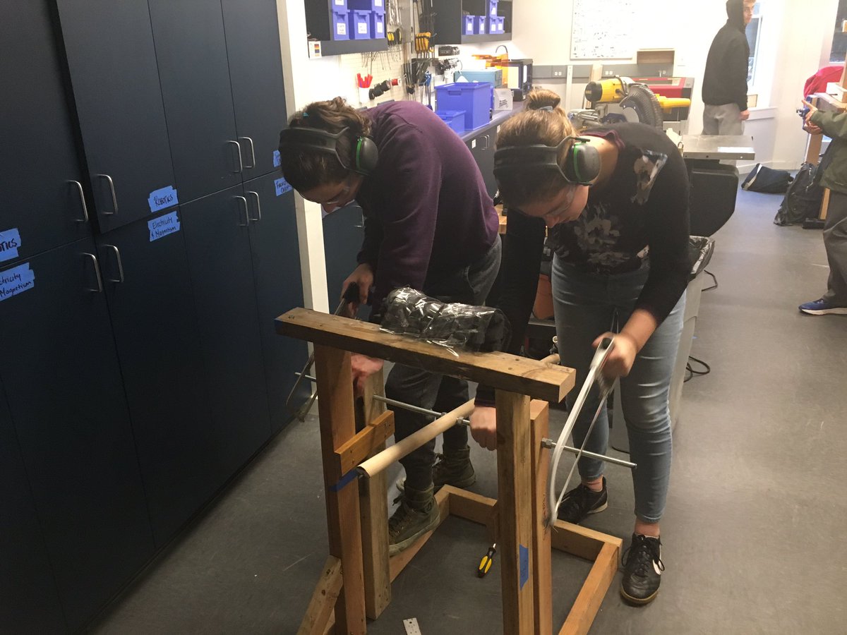 UrbanXLabs's tweet image. Finishing touches before a week of data collection and analysis in Motion &amp;amp; Machines! #hacksaws