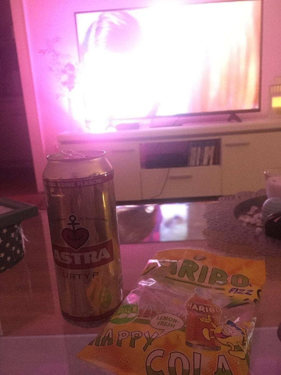 CCatrall's tweet photo. Das Beste an #gntm . 💁🏼 https://t.co/zmb6coDJcg