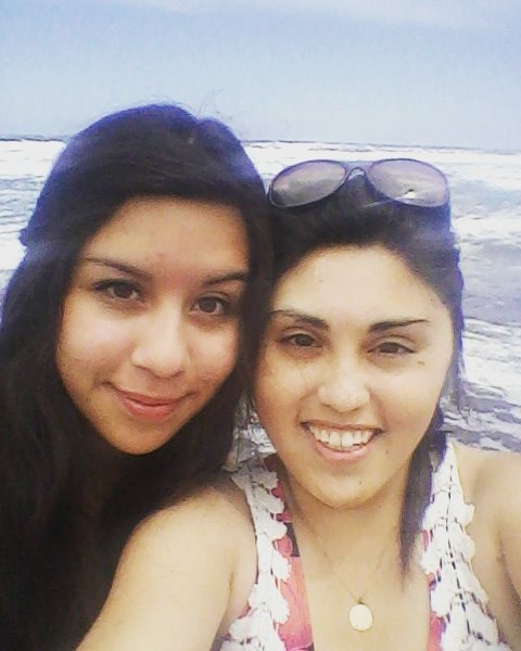 Victoria__Chile's tweet photo. En 140 caracteres no cabe el amor por mi hermana♥ #Sisters #ILoveYou #Relajadas https://t.co/RZii3MqmzV