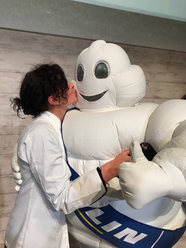 Claire_Dorland's tweet photo. Femme étoilée de La selection #guidemichelin2017 ,Fanny Rey @guideMichelinFR https://t.co/oMfw29cfCI