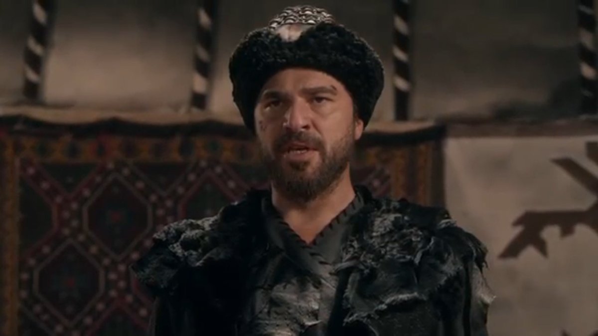 CulfaRmeysa's tweet photo. Diriliş Ertuğrul:Yiğidin bakışı,korkağın kılıcından keskindir 👏🇹🇷❤️ #dirilişertuğrul #enginaltandüzyatan #DirilişAilesi https://t.co/fTC75k5L5c