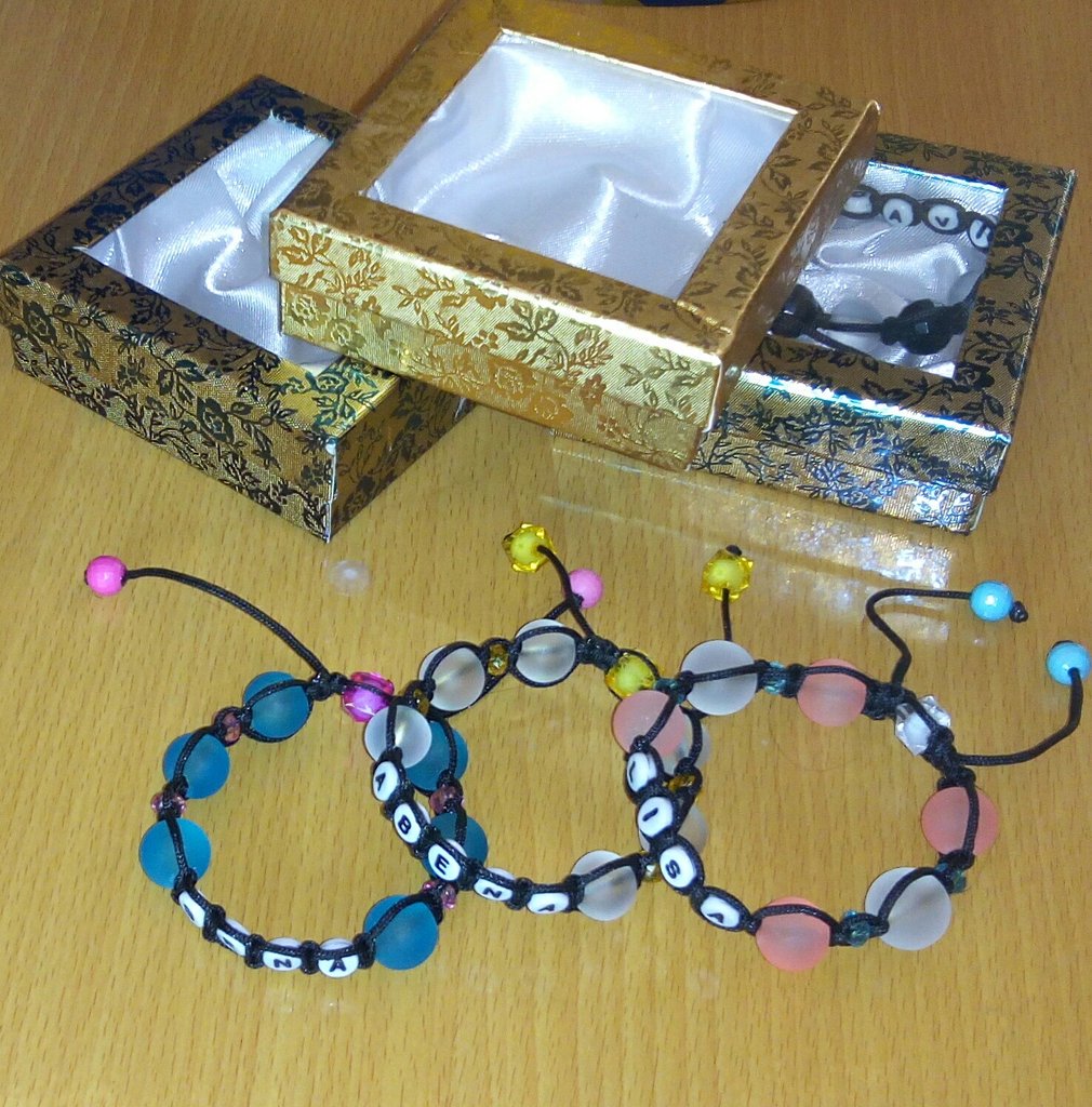 Naadu_Esta's tweet photo. Contact me on 0576148566 to place an order for any of these very beautiful bracelets and watches.... Customized to your preference. https://t.co/SKSwYpOg1e