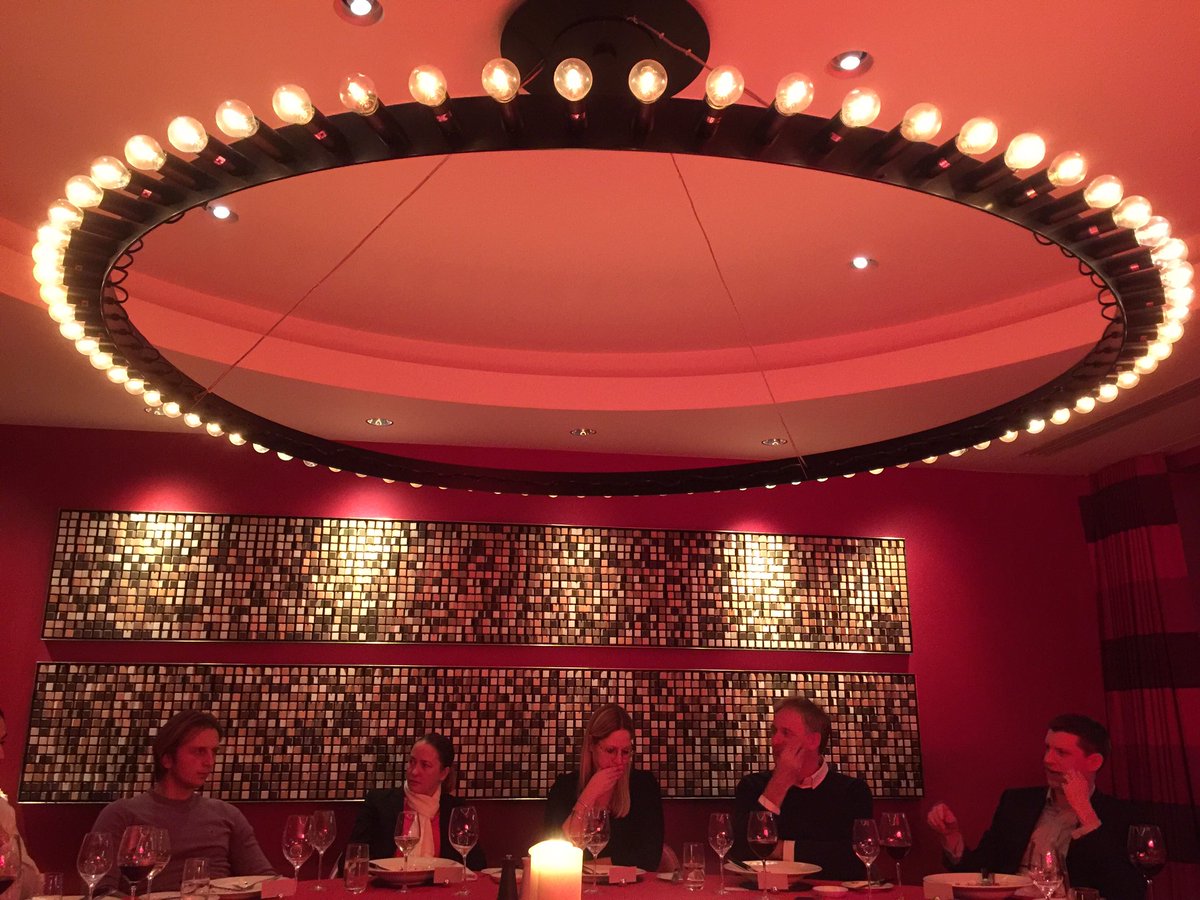 Great room great guests great #FinTech brands @RevolutApp @raisin_en <a href="/Pgelis/">Philippe Gelis</a> <a href="/InvoiceSharing/">Cevinio</a> <a href="/Onfido/">Onfido, an Entrust company</a> <a href="/ixaris/">Paul Jackson</a> <a href="/Sybenetix/">Sybenetix</a> <a href="/HoxtonVentures/">Hoxton Ventures</a>