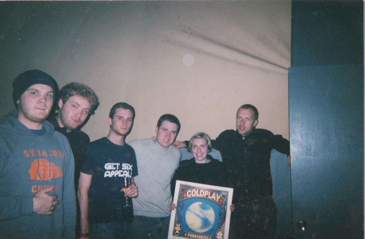 Coldplay band performing live in 2001