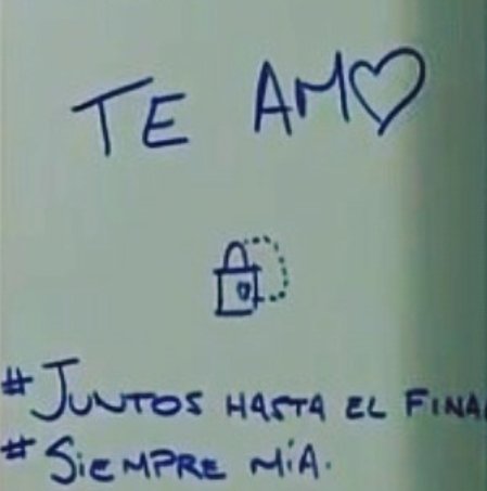 luchoomateucci's tweet photo. Se puede ser más lindo? Las palabras tan bonitas ke luis le tiene escritas en el close de ori. Puro amor #LurianaPorSiempre  💙😍💗 https://t.co/d92yQgm0Lz