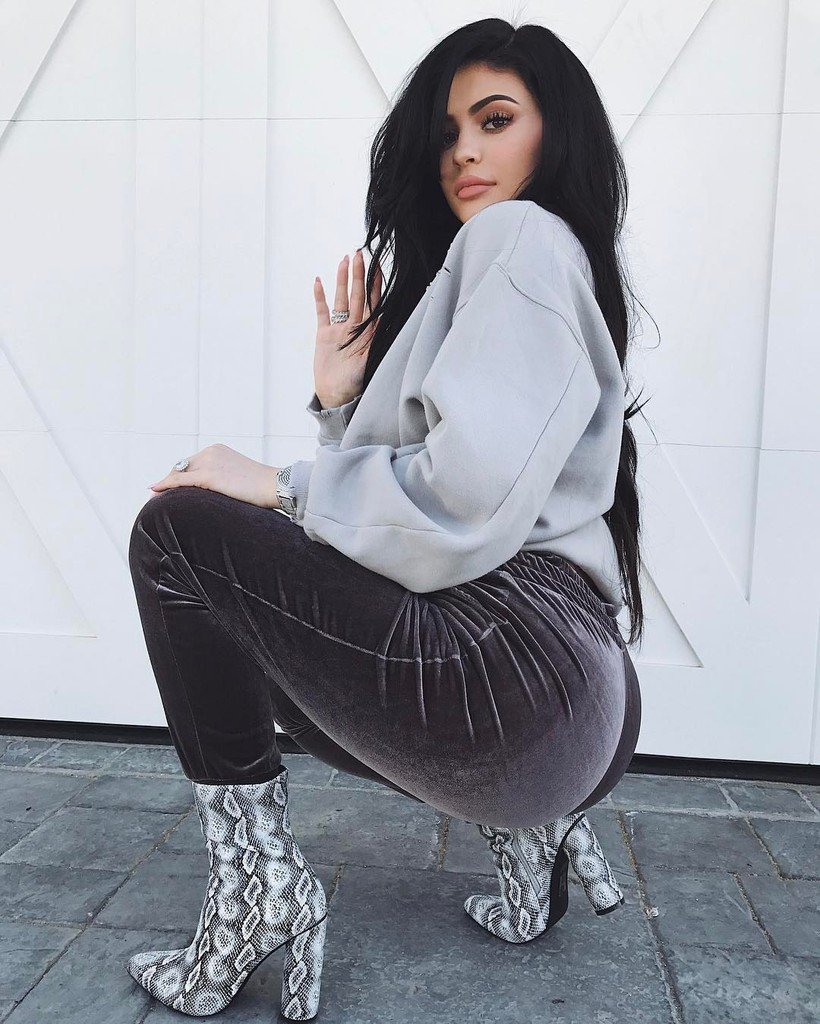YesDealShop's tweet photo. ootd https://t.co/GGpiWjsd6P https://t.co/uUQNwmMPQo