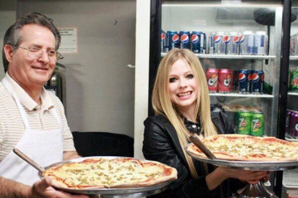 In honor of #NationalPizzaDay I'm posting a shot from my FAVORITE pizza spot La Pizzaria in Napanee Ontario. I always pop in when I'm home!