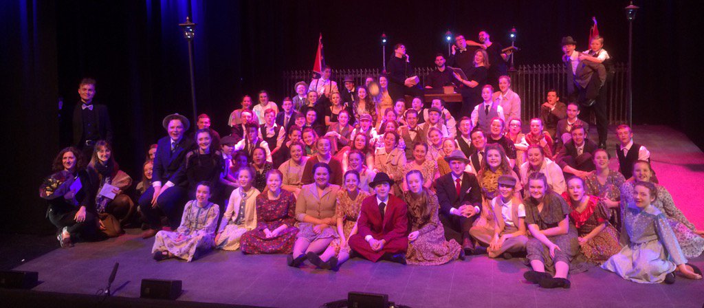 Llongyfarchiadau cast Chicago 2017. #llwyddiant #ysgubol