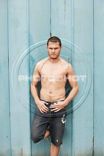 FansRobron's tweet image. To make up for it. OMFG. LOOK AT HIM!!! LOOK AT HIM!!! CAN DANNY DO THIS ALL THE TIME!!! 😍😍😍 #Robron #DannyMiller