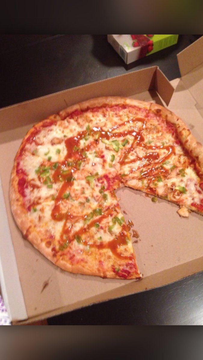 MamasKitchenDC's tweet photo. Happy #NationalPizzaDay ! Come grab a slice to celebrate or order delivery! 🍕🍕
 #DC #Anacostia 
https://t.co/e016VSZkAw https://t.co/ScMIG4qnEC