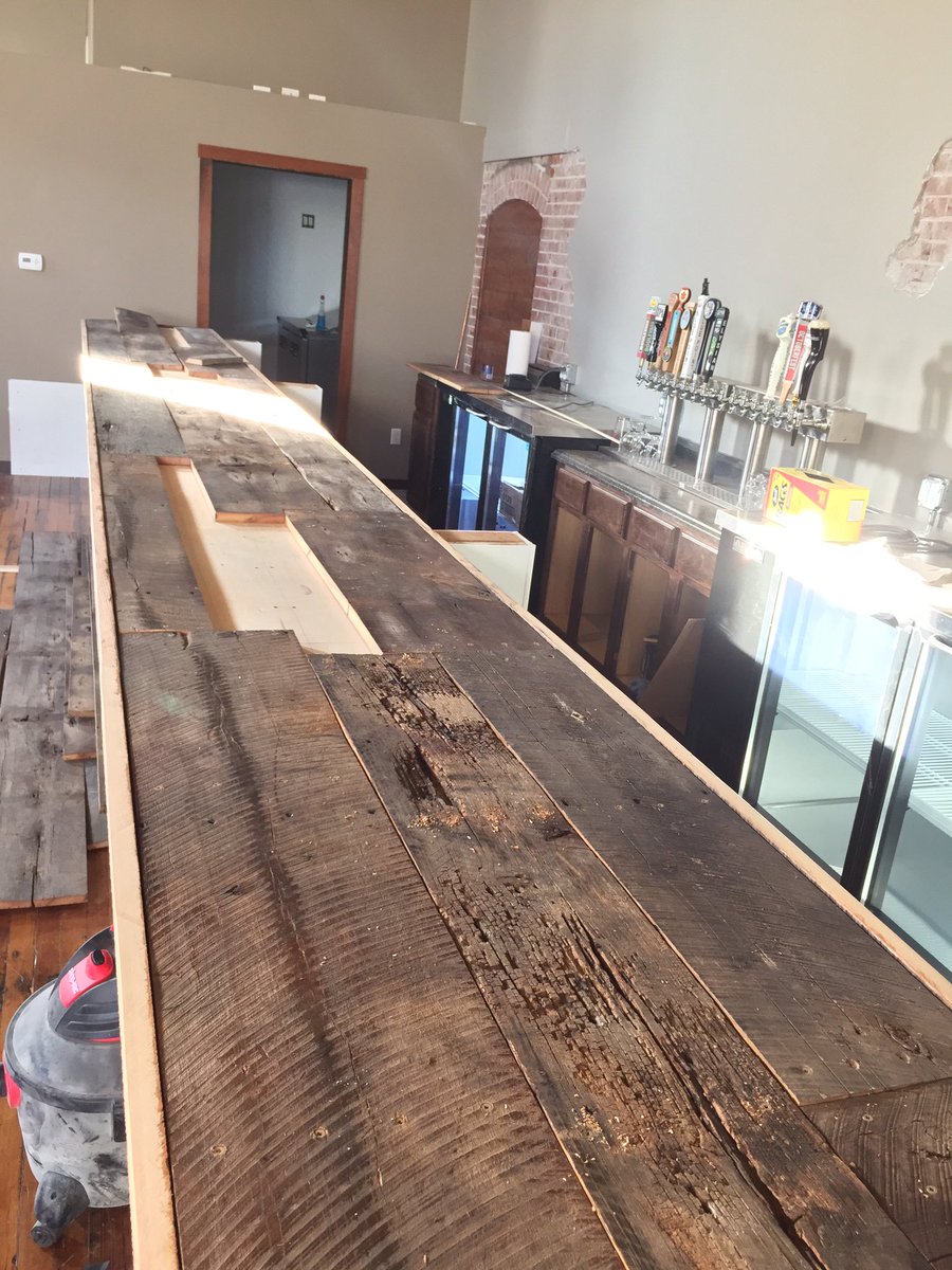 mybarrel131's tweet image. 130 yr old barn would makes for a fun bar top puzzle!! #Repurpose #UseTheGoodStuff #JoeKnowsBarnwood