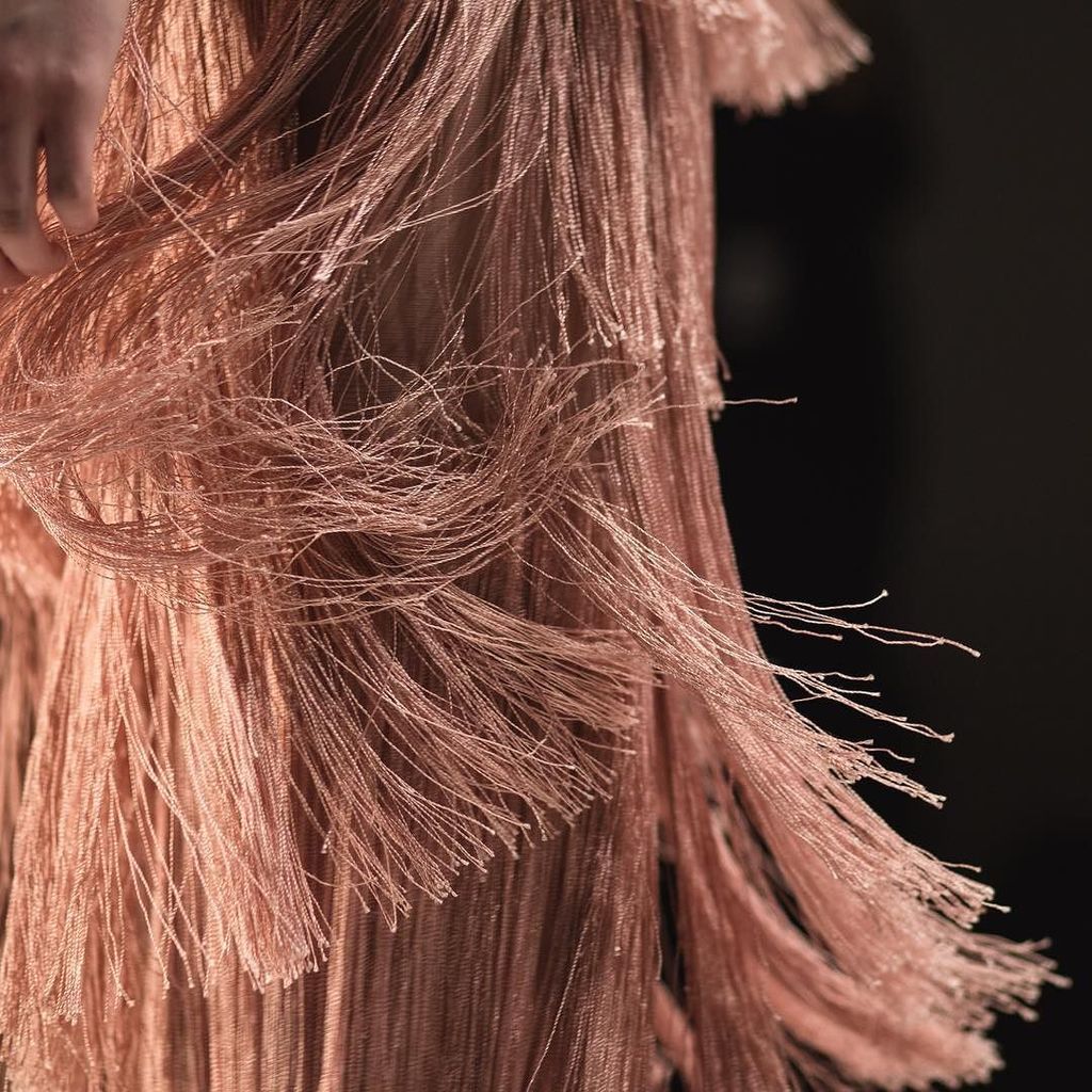 Breezy in blush at @erinfetherston #CFDANYFW 📸: @bfa