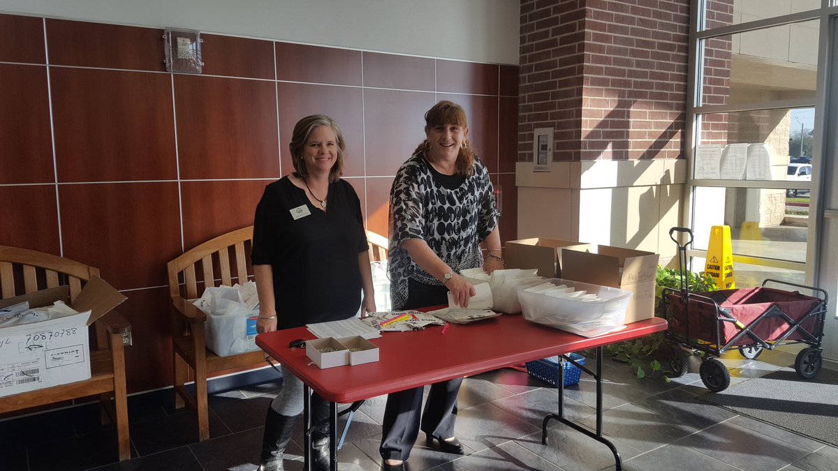 <a href="/AlvinISD_EdFdn/">AlvinISD Education Foundation</a>  Turtle Race Packet Pick up <a href="/ManvelHS/">Manvel High School</a> until 6pm! Registrations too! alvinisd.net/domain/4583