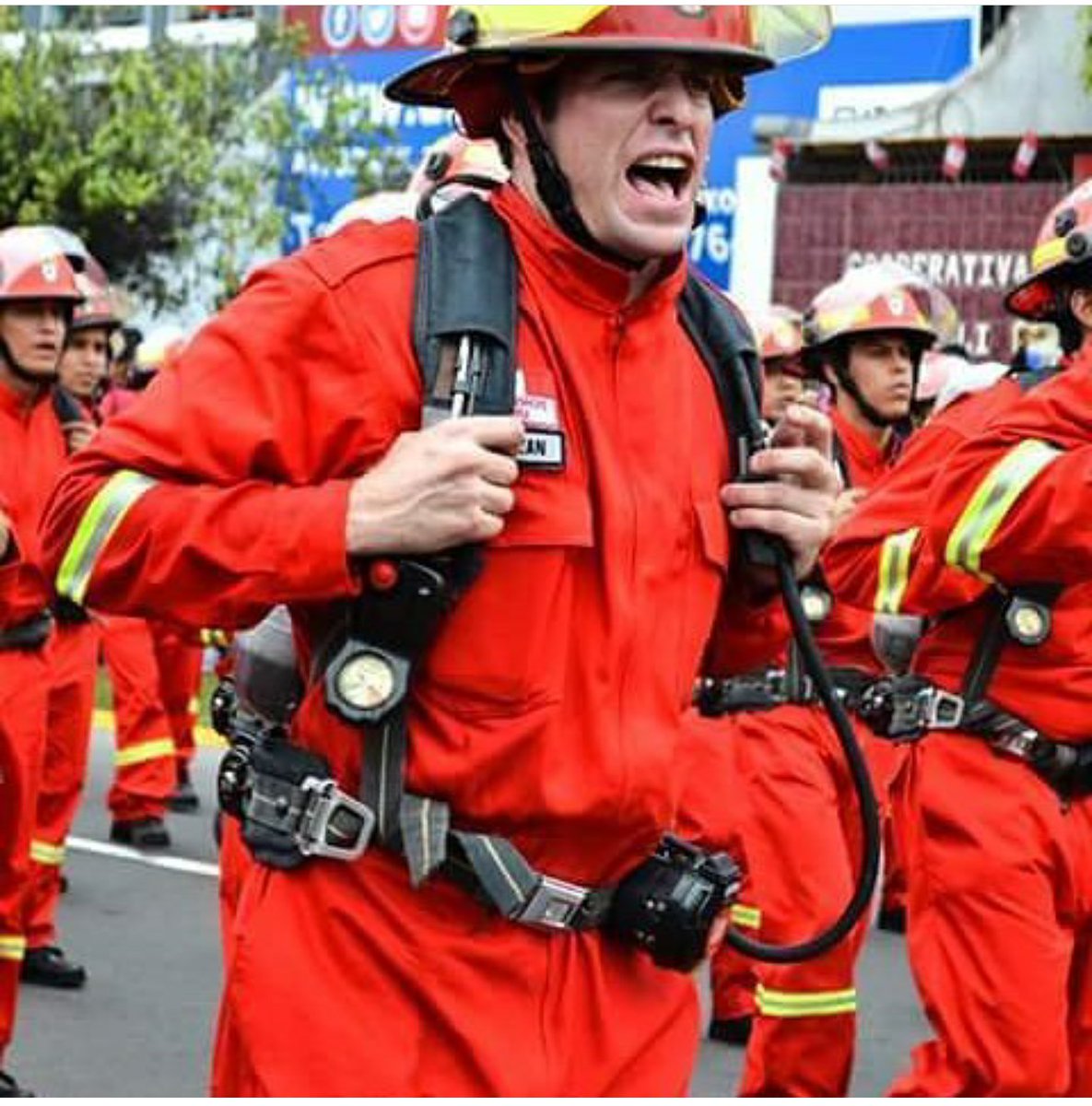 GiovanniArteta's tweet photo. Felicitaciones Bombero Paco Bazan @pacobazan_  Corazon Valiente! ! https://t.co/JIQRRIClj1