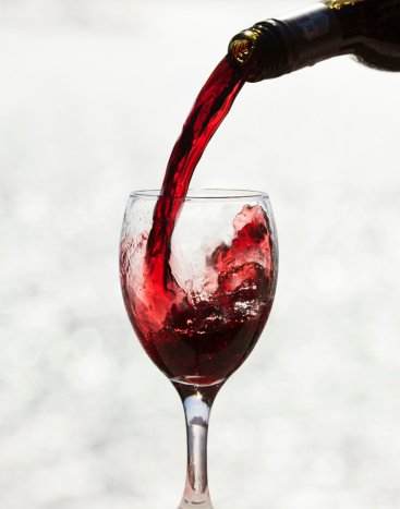 8 more reasons to love red wine! ow.ly/B0ki308CaPM