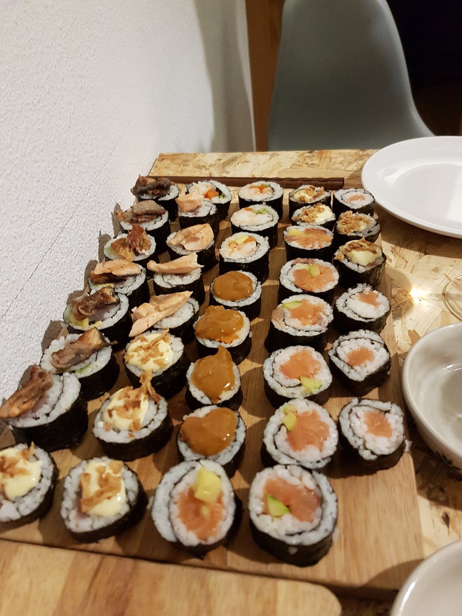 Por favor, un aplauso para <a href="/marcelselvadrum/">MARCEL SELVA</a> por el pedazo sushi que ha hecho 👏👏👏 Master chef! 😚😚