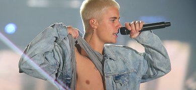TheTorontoSun's tweet photo. Bieber unleashes flurry of selfies on Instagram after hiatus. https://t.co/wgWc9S48Rd https://t.co/2wA5noBqcs