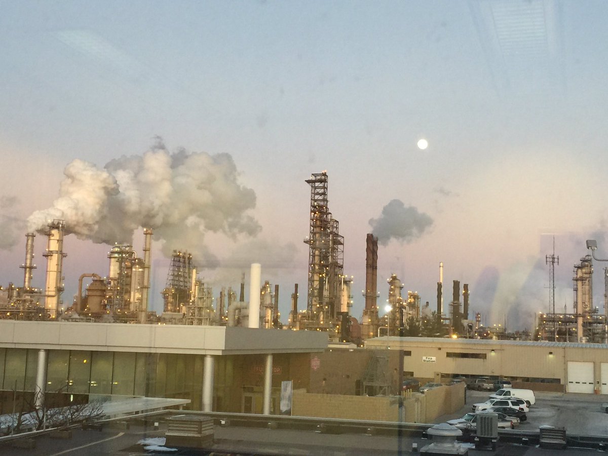 jolietrefinery's tweet image. Moonrise over the refinery at 5:20 p.m. means winter is nearly in the rear view mirror. #thinkingofspring