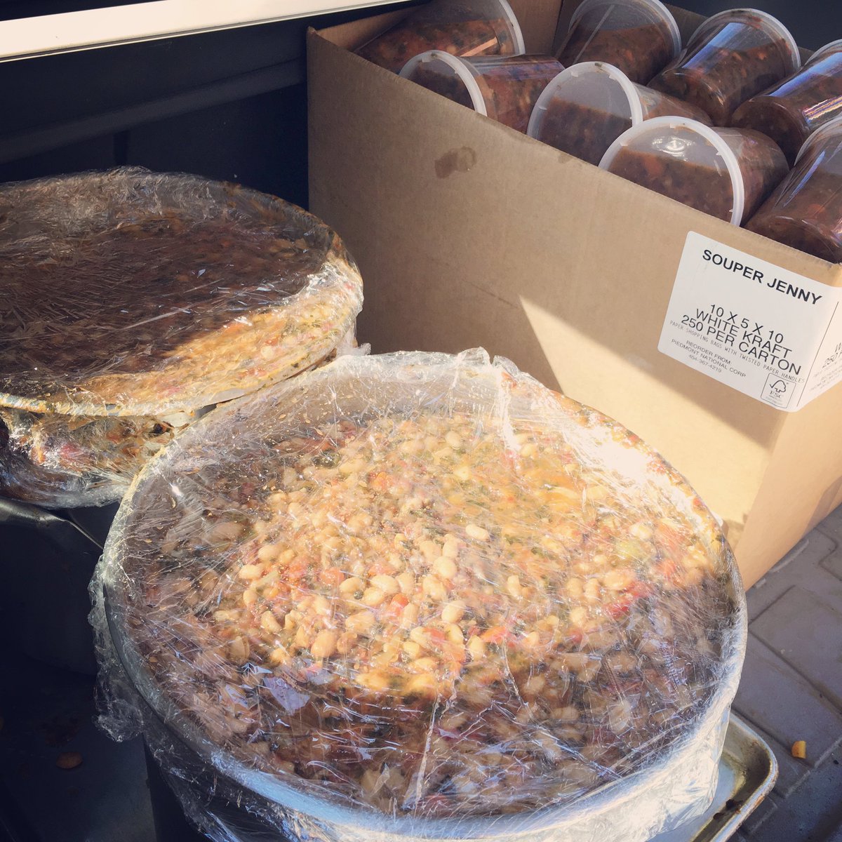 thezadieproject's tweet photo. So grateful for our newest partnership with The Agape Center! Let's #endhunger Atlanta! #thezadieproject #souperjenny #feedatlanta #giveback https://t.co/s2jR1u1p20
