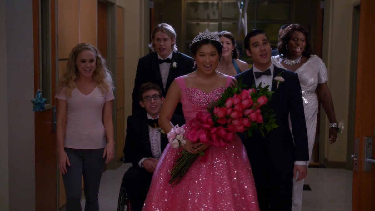 TypicalGleeks's tweet image. Choose one prom performance