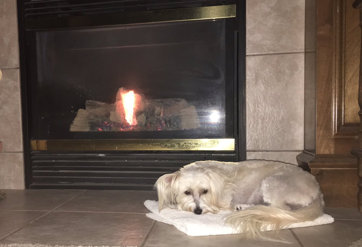 baltstatt1's tweet photo. A great way to stay warm during Oklahoma's unpredictable weather. #ucoediting https://t.co/kK4pdd1Pxh