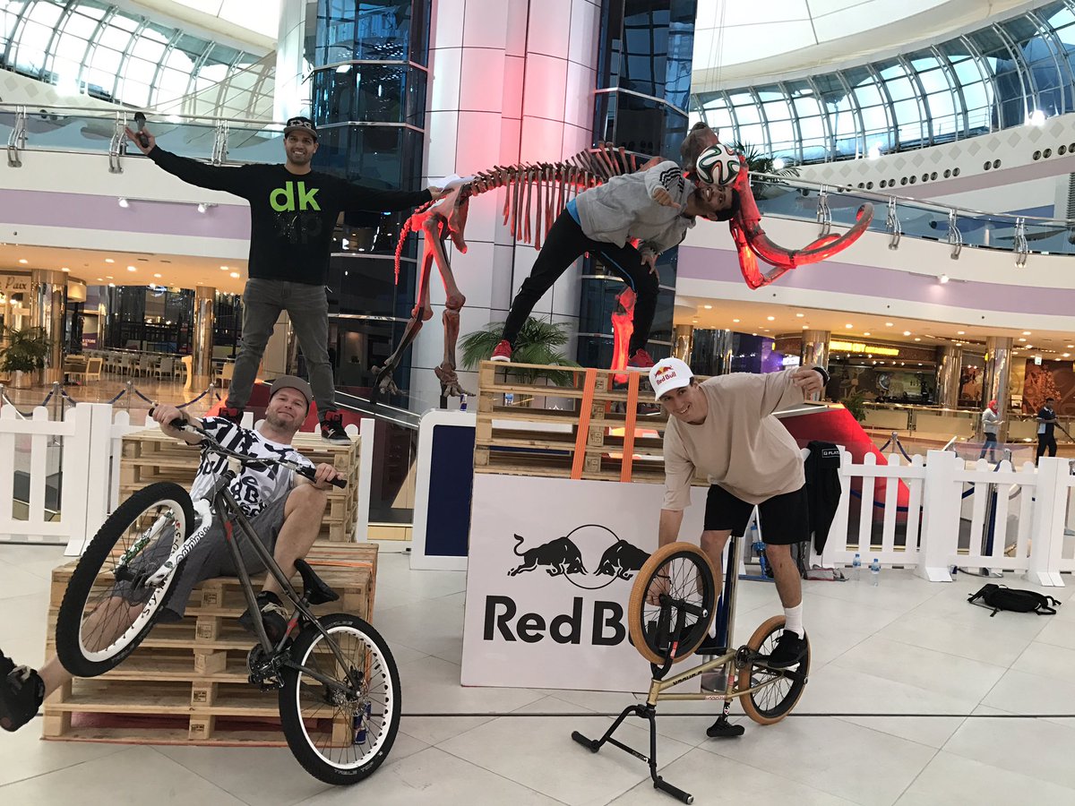 Ricardo_Laguna's tweet photo. Now that we are done building the course 4 #AirRace @redbullUAE @redbullSandy it's time to #MC w/ #vikigomez @ammarfreez #petr @ #MarinaMall https://t.co/lKM6QqQBCQ