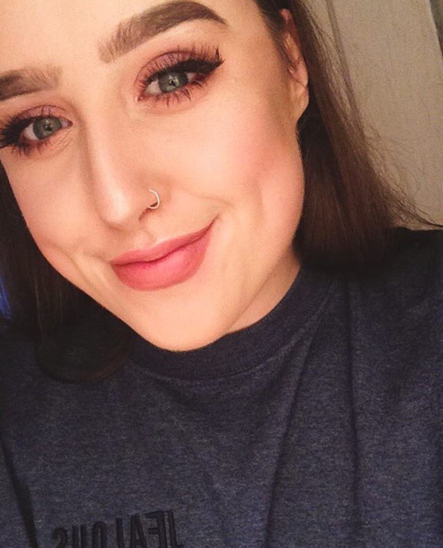 georgeacoe's tweet photo. Someone is winning at life... 😏💁🏻‍♂️🙋🏻‍♂️🙈😍 https://t.co/lgKDAtVMvF