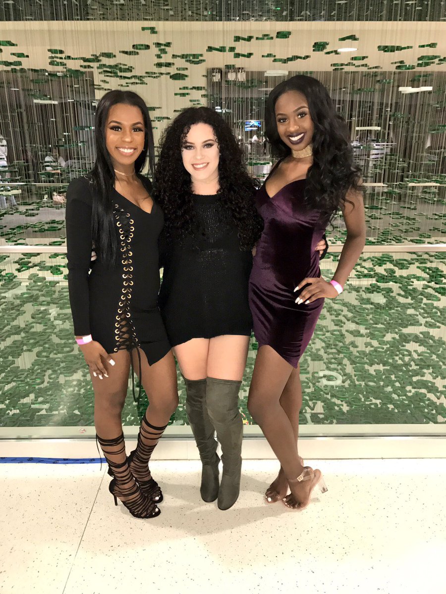 _OhHikatlynn's tweet photo. If your bih a 5 &amp; my bih a 10, how you gon big on big ? #buildabae2k17 https://t.co/GA08J5oJug