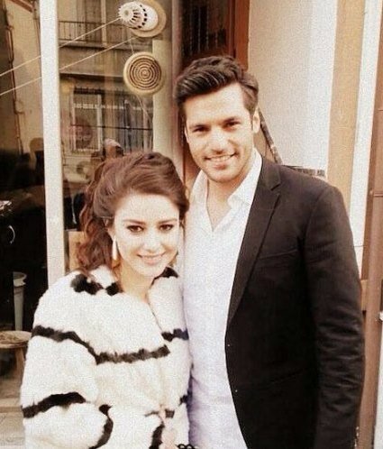 faarheza_laa's tweet photo. 😘😘😘 @SerkanCayoglu @ozgecangurel https://t.co/yHhFtdzLwo