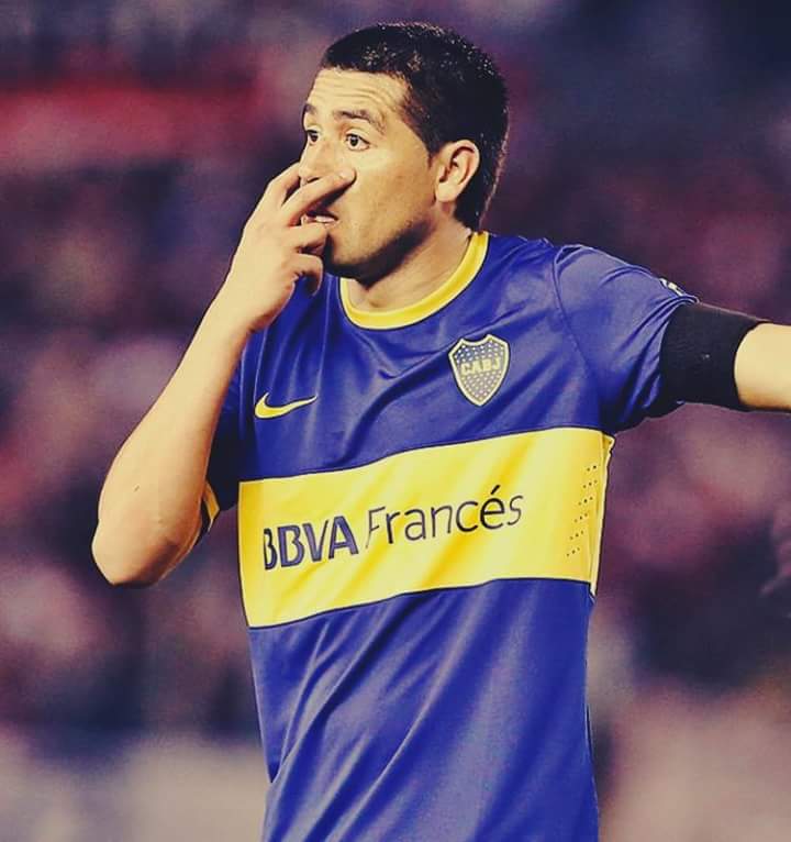 Ultimo10JRR's tweet photo. Jugador y técnico. El mejor. https://t.co/iQOueIIEYN