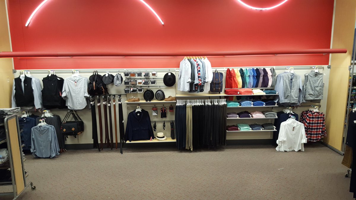 having way to much fun merchandising <a href="/t/">Tantek</a>-2268 west sac <a href="/JasSidhu246/">Jas Sidhu</a> @tracyacurry1 <a href="/GuenetteMelanie/">Melanie Guenette</a> <a href="/angel_yanke/">Angel</a>