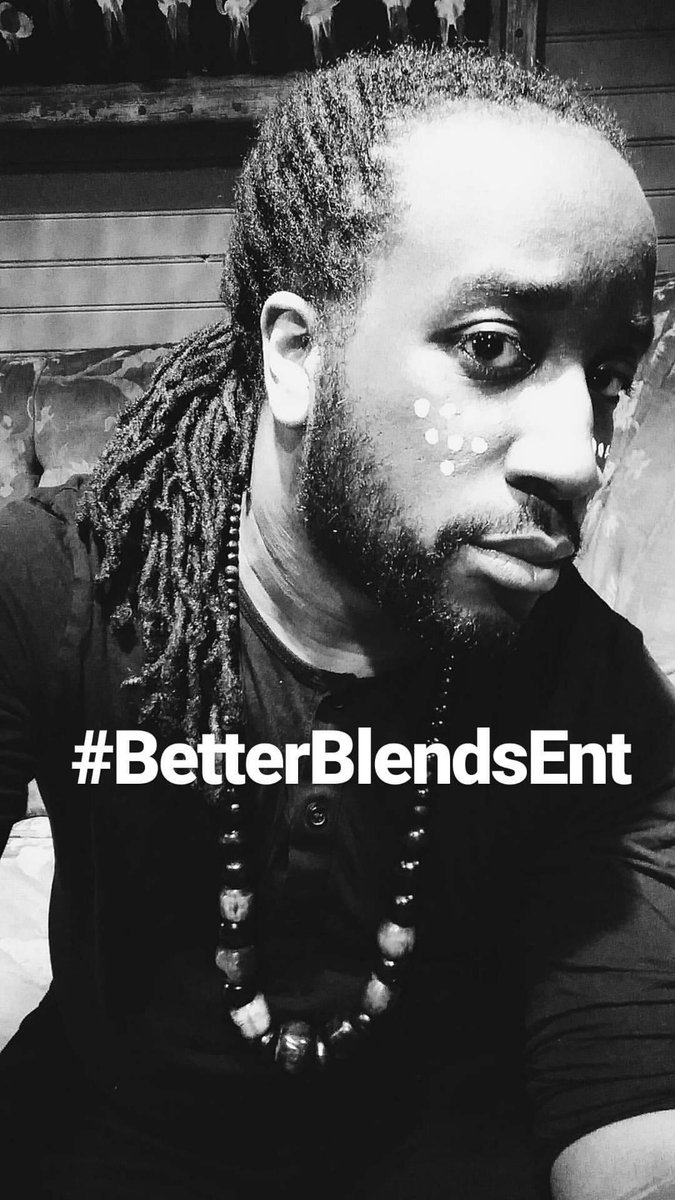 Feb 06 | DJ S-QUIRE moments away from hitting the stage for the #MLHCaravanTour <a href="/HOBChicago/">House of Blues Chicago</a> 
#Chitown #DJ #BetterBlendsEnt