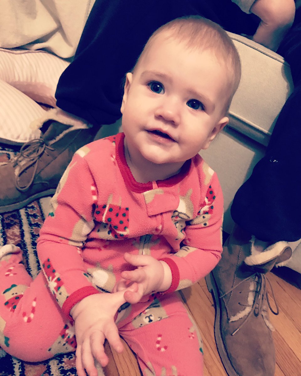 sav4okcthunder's tweet photo. Sweet cheeks is getting so big π«π« I can't even!! #auntsavy #babyolive #oliveelizabeth https://t.co/8WiXrPsPI9