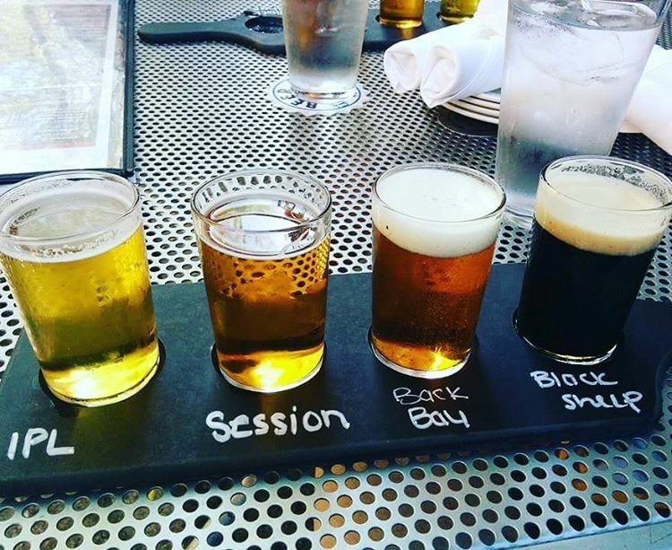 SOBeerBoys's tweet photo. Roadtrip #tbt to #Boston to catch a @NHLBruins & @RedSox game. Enjoying a stellar flight for breakfast at #BostonBeerWorks #breakfastbeers https://t.co/3MJ1NobOE3