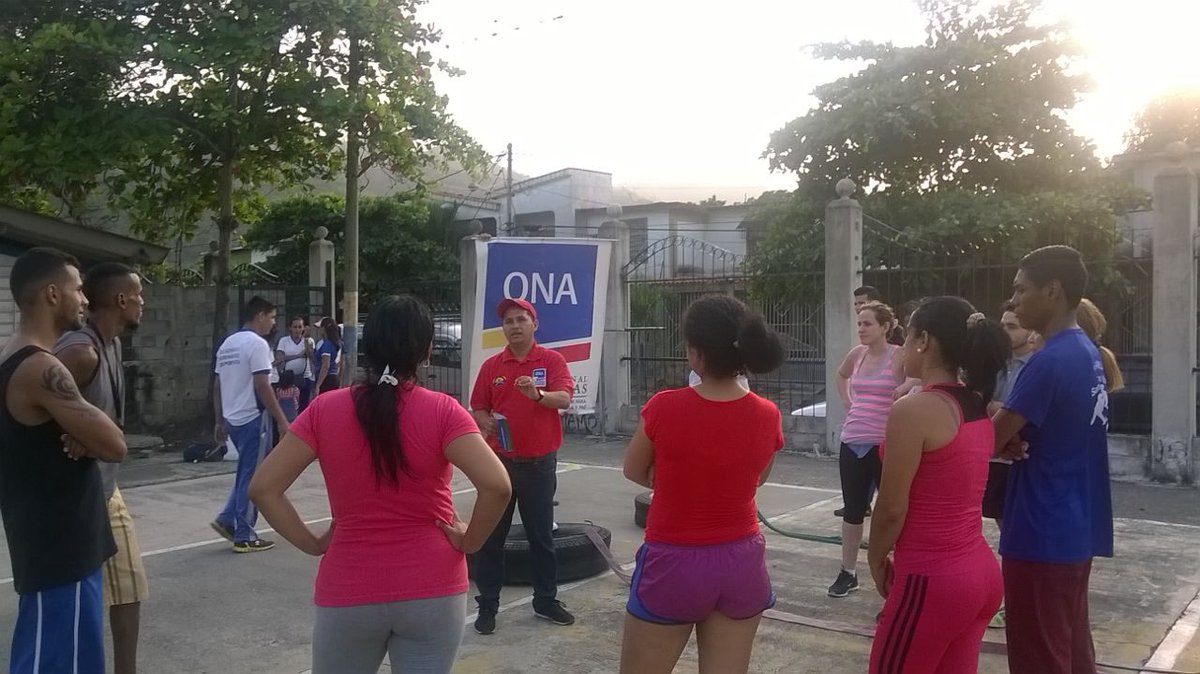SNACarabobo's tweet photo. @redonacarabobo realizó jornada de información y sensibilización en La Comunidad Banco Obrero Nuevo en Morón #JuventudEsRevolucion https://t.co/IYSdZu0mDG