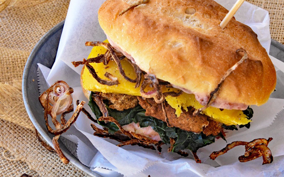 bayleafbotanics's tweet photo. Holiday Sandwich With Fried Onions, Cranberry Aioli, and Roasted Squash [Vegan, Gluten-Free] https://t.co/I4k7hdg5qt https://t.co/E7MaBZSf2a