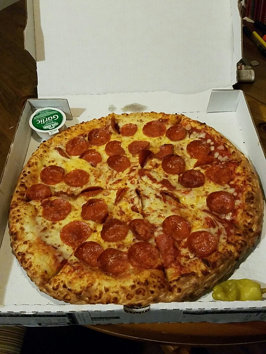 ijbreakey's tweet photo. Thank you @woot for the $0.10 pizza!
#NationalPizzaDay https://t.co/AngBEsCfzS