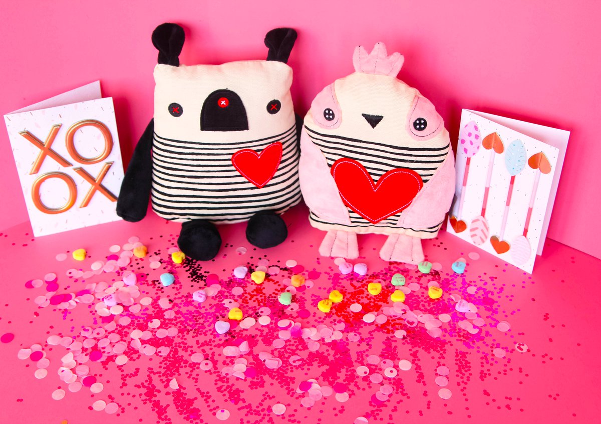 AWW_blog's tweet photo. A3: All our little lovebugs get the cutuest, brightest cards from the @Hallmark aisle @Walgreens! #HallmarkAtWalgreens #NoOrdinaryCard https://t.co/7mtR4dhqez
