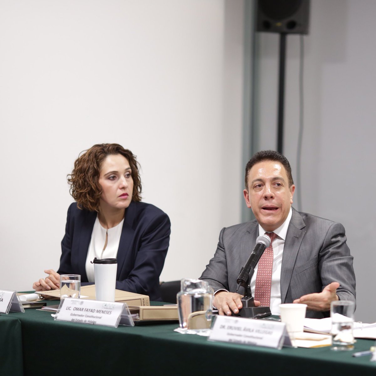 omarfayad's tweet photo. Intercambiamos ideas y proyectos en materia de medidas de prevención ambiental durante la sesión del Órgano de Gobierno de la @CAMegalopolis https://t.co/7dBfB4FeYr