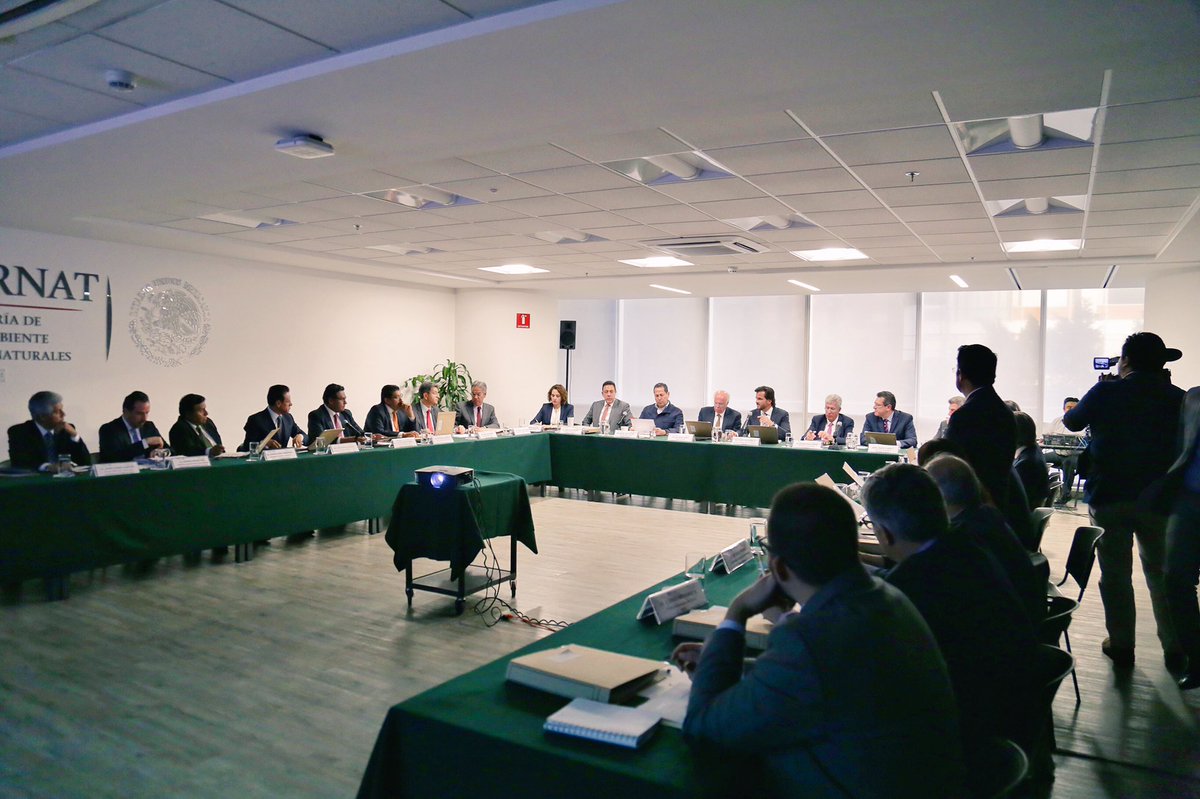 omarfayad's tweet photo. Intercambiamos ideas y proyectos en materia de medidas de prevención ambiental durante la sesión del Órgano de Gobierno de la @CAMegalopolis https://t.co/7dBfB4FeYr