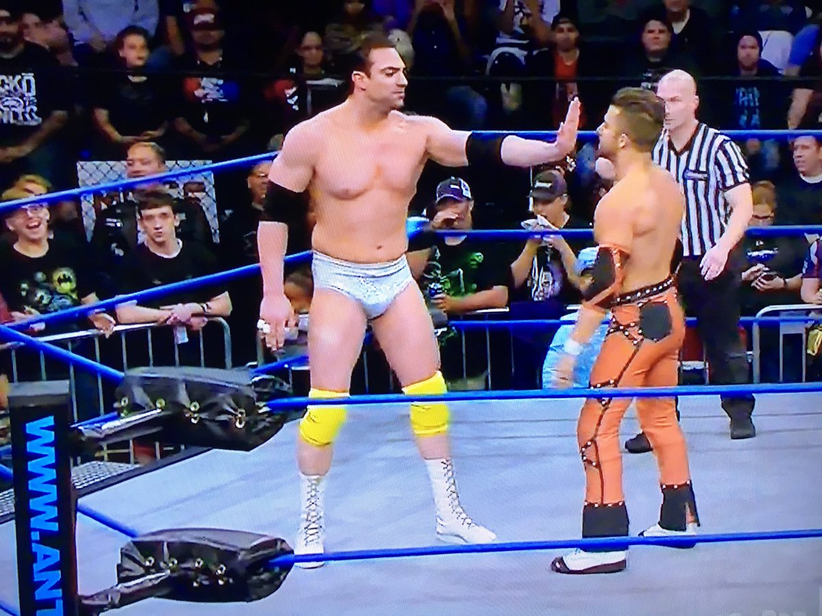 TWO_Sweeet's tweet photo. #RobbieE vs #AronRex right now on #ImpactOnPop https://t.co/iVFGcFGnkq
