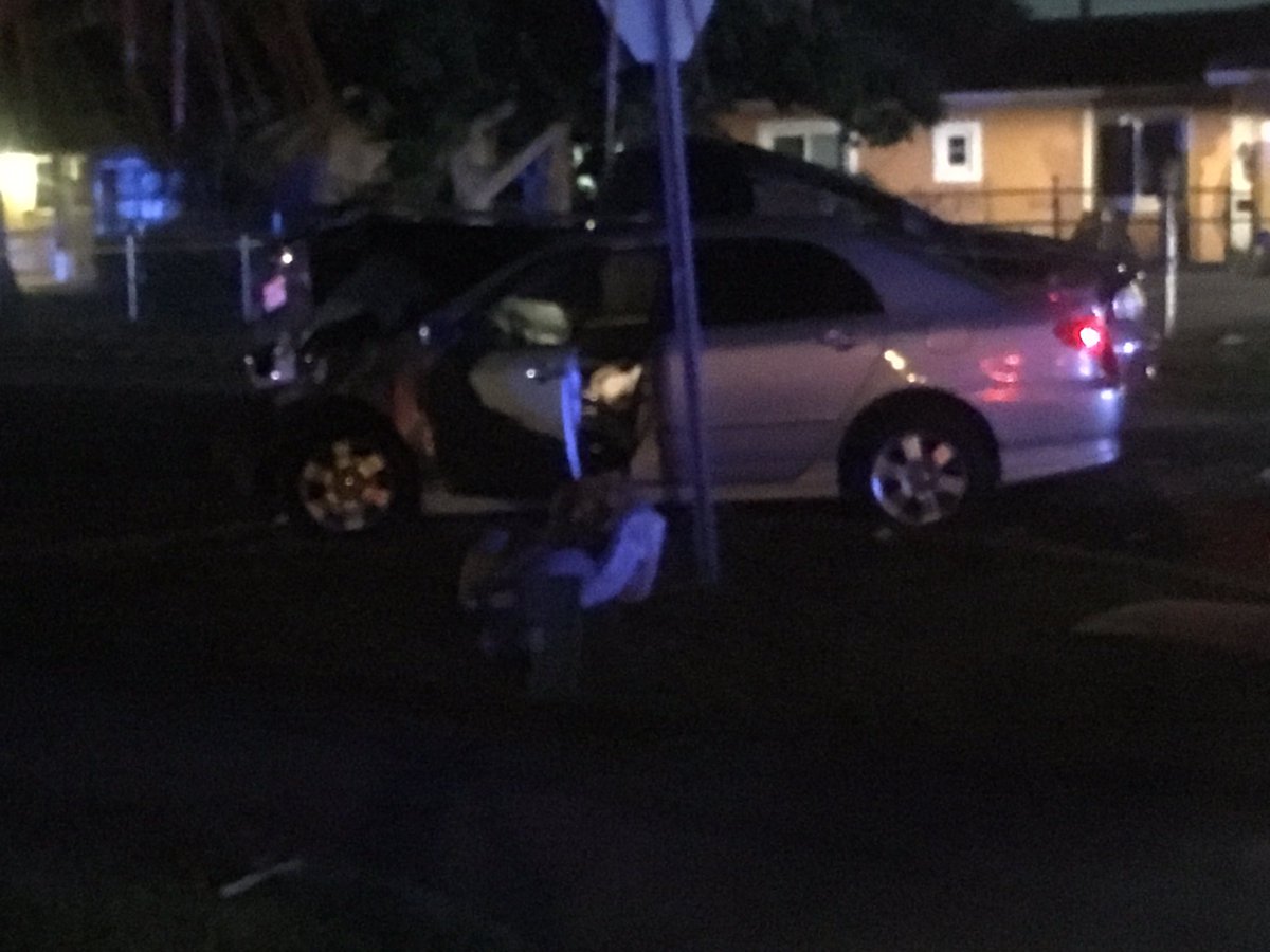 wpbf_ari's tweet photo. 4 children &amp; 4 adults injured in ax near congress &amp; Okeechobee in WPB. Firefighters had to lift a car off one child. @WPBF25News https://t.co/5XWeMtLwQN