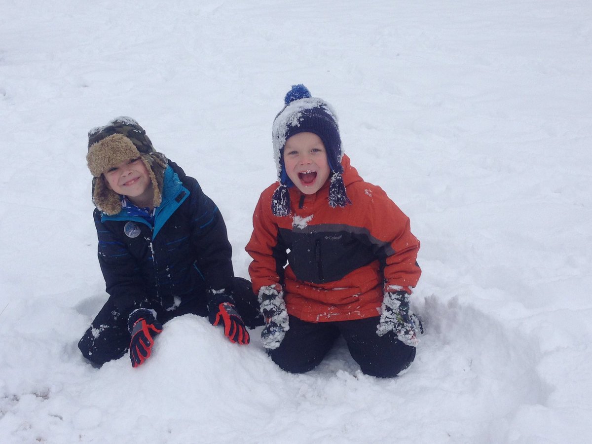 bps_schools's tweet image. Snow day! All Barnstable Public Schools closed Friday, 2/10/17. Enjoy, stay warm, stay safe! ❄️❄️❄️#DigOut