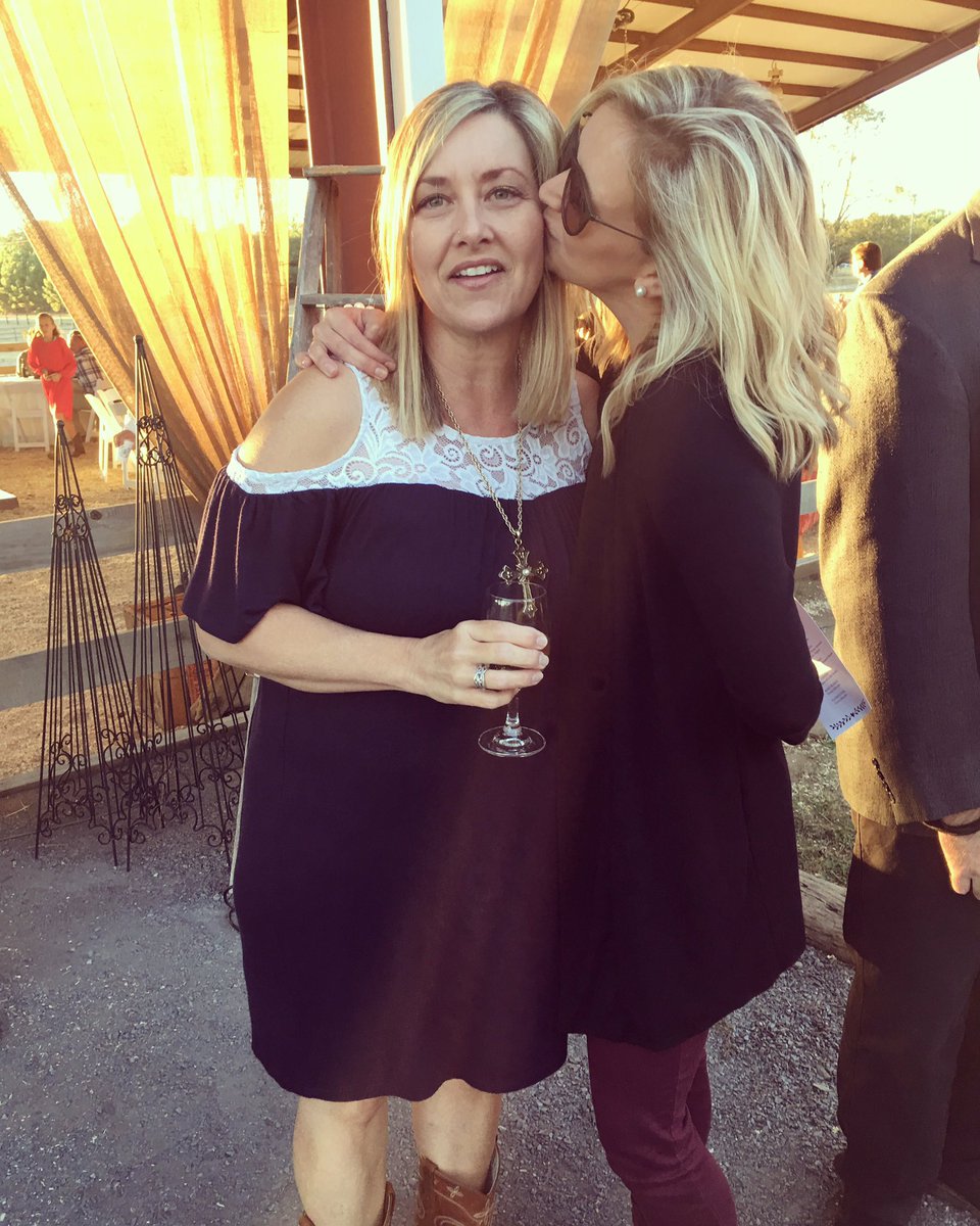 cbowman1291's tweet photo. She's bae https://t.co/QPrYc44Lsb