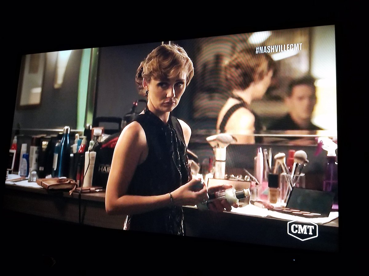 bowensoldier's tweet photo. This scene !! ๐ฃ #ConfusingMuch
#NashvilleCMT @clarembee @SamPalladio https://t.co/hO4xPpJ9ae
