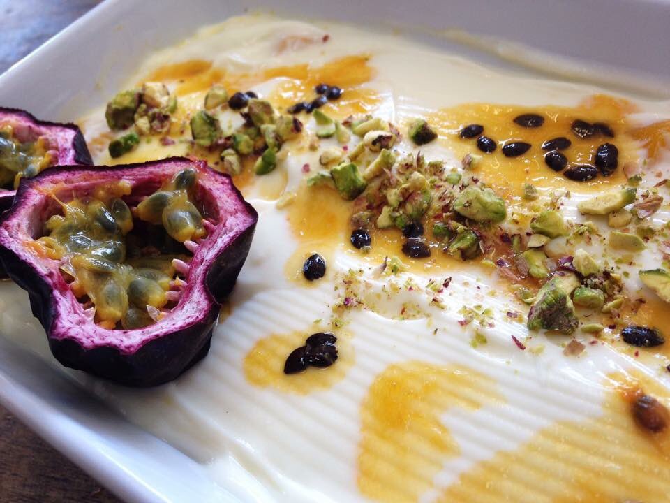 swallowcoffee's tweet photo. Take-away #Oasis! Mango, Pistachio and passionfruit YUMO!
 #yoghurt #sydney #sydneyfoodies #sydneyweekend #sydneycafe #sydneycafes #cafes https://t.co/obvRd5bqo1