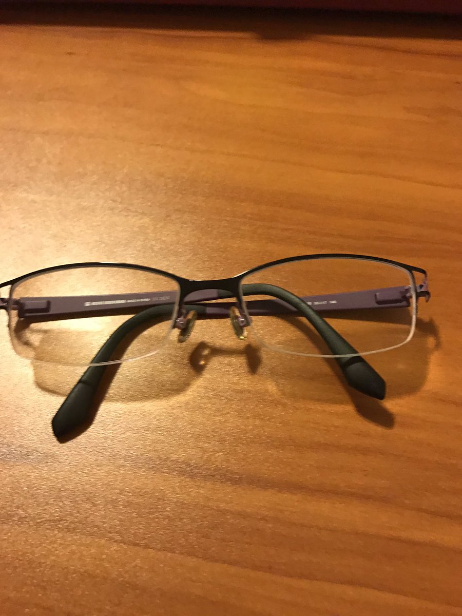 jacjaccc's tweet photo. Replacing old specs with specs Papa Kim's did for me when I was in Jeonju bcoz the old one just broke 😭😭. #Eyebis #Taetaeshop https://t.co/HChNnIK3uf