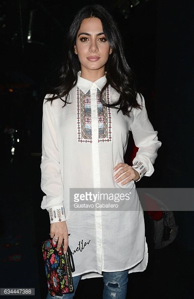 TMI_Uruguay's tweet photo. @EmeraudeToubia looking great today at the Desigual show during @nyfw...#NYCBound #NYFW #CasuallyChic 😍😍 Part 1 https://t.co/yjGZubByo1