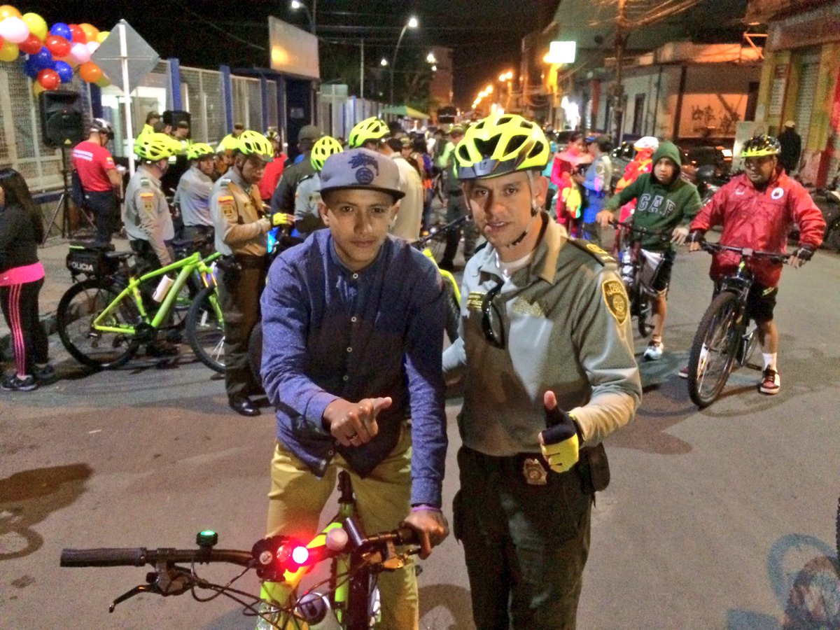 Julian_escribe's tweet photo. @PoliciaPasto inauguró bicicletas equipadas para acompañar estrategia #Turismo en #Pasto /Hoy acompañando ciclo paseo nocturno @Enbiciclate https://t.co/HxwiznFmD9