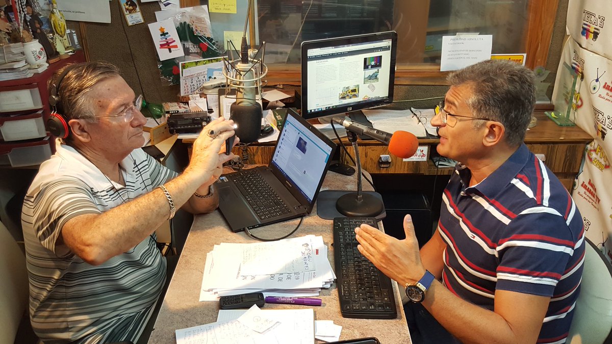LichiScarlatto's tweet photo. #HERNANDO #FM2000 con Mateo Palmeri, informando las #ObrasPublicas que realizará el #GobiernoDeCordoba @JSchiaretti  en #TerceroArriba. https://t.co/7IutJ9VX27